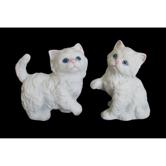 Vintage Ceramic White Cat Figurines Set Of 2 With Blue Eyes  Decorative Collecti - Picture 1 of 4